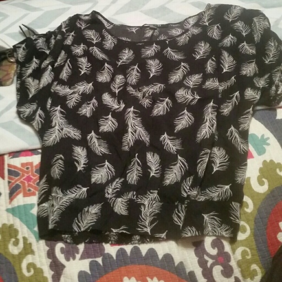 Feather pattern top - Picture 1 of 1