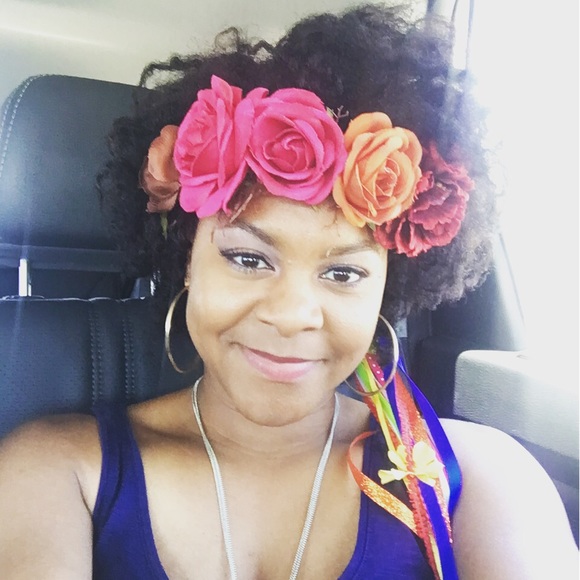 Meet your Posher, Janekia - Picture 2 of 3