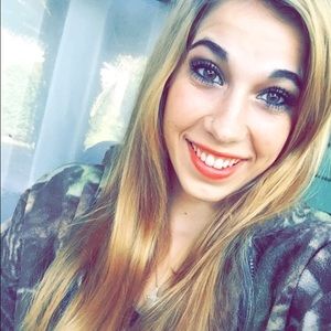 Meet your Posher, Lauren