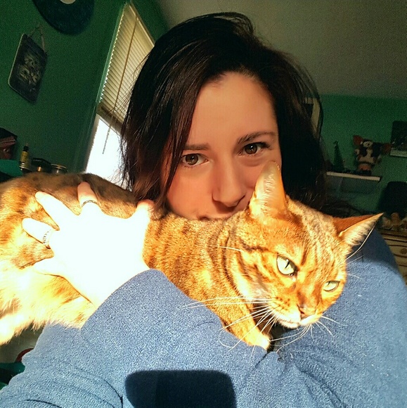 🧿 Meet Your Posher 🧿 - Picture 2 of 6