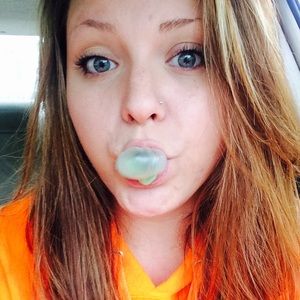 Meet your Posher, April