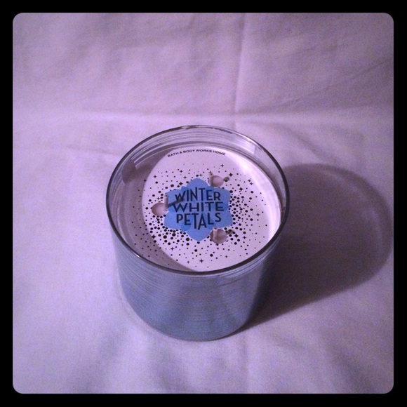 Very RARE Winter White Petals candle
