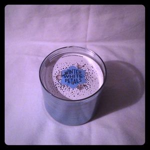 Very RARE Winter White Petals candle