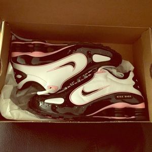 Women's Nike Shox