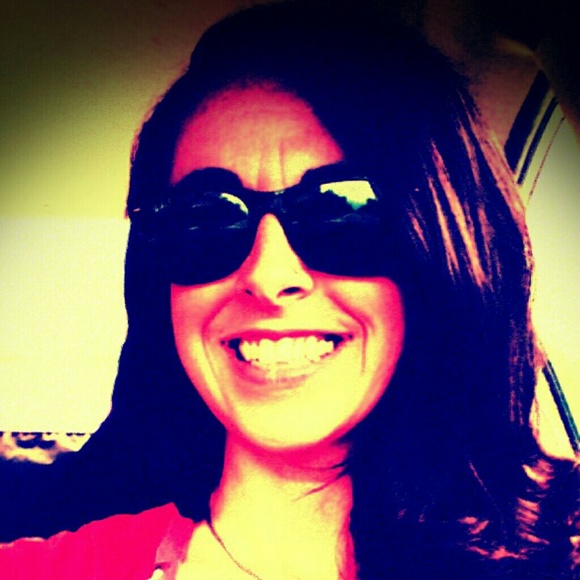 Meet your Posher, Lacey - Picture 1 of 1