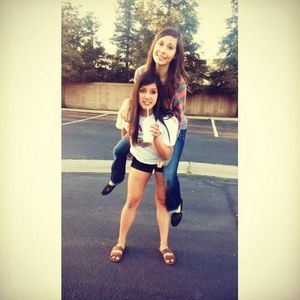 Meet your Posher, Chloe