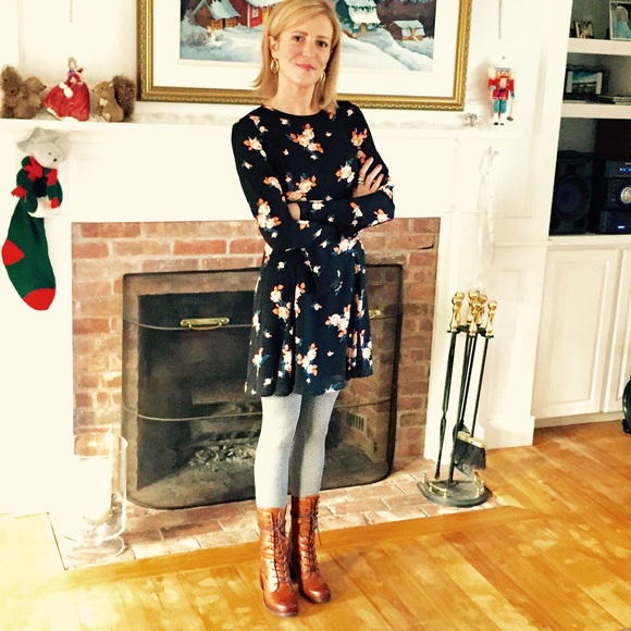 Meet your Posh Ambassador, Lindsay! Top 10% seller - Picture 2 of 4