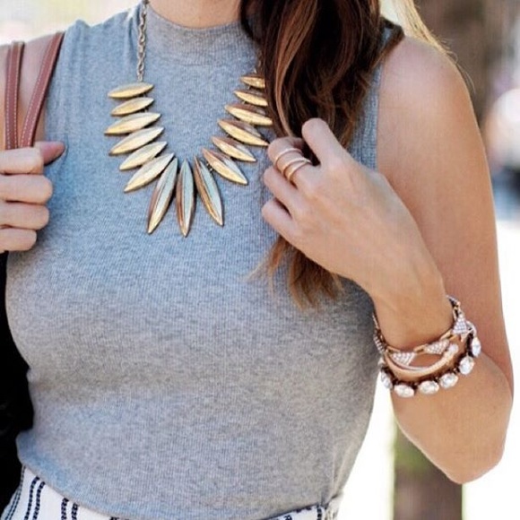 The Shiny Bauble Jewelry - NWT Medallion Leaf Statement Necklace
