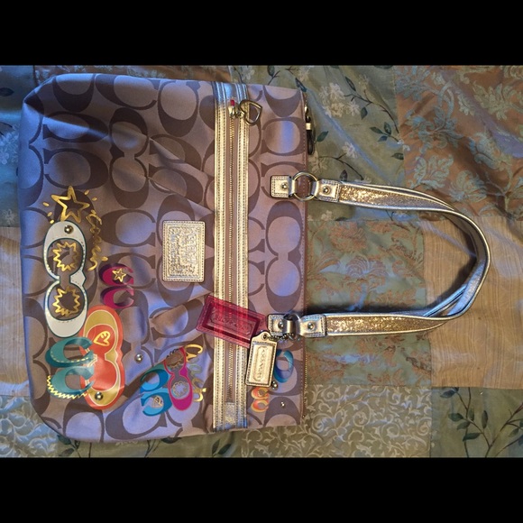 Coach Handbags - Rare poppy daisy appliqué glam tote