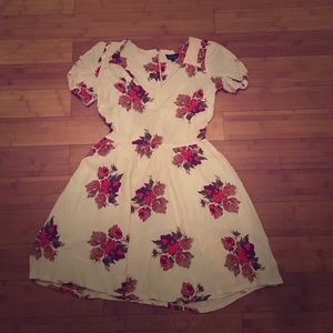 Light pink & floral TopShop dress. US size 4.