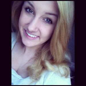 Meet your Posher, Brooke