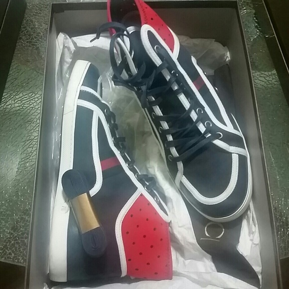 SHOES - Picture 3 of 4