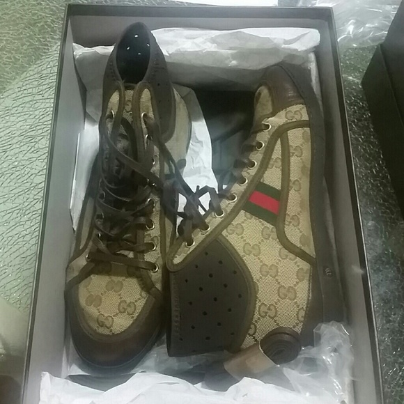 SHOES - Picture 4 of 4