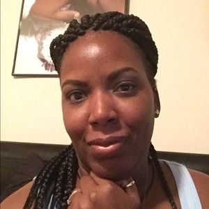 Meet your Posher, Issma