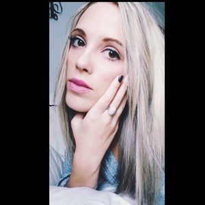 Meet your Posher, Kaydee