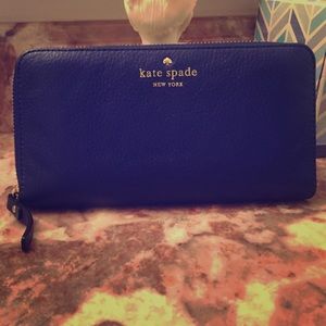 Kate spade wallet bright lapiz blue color