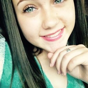 Meet your Posher, Iana