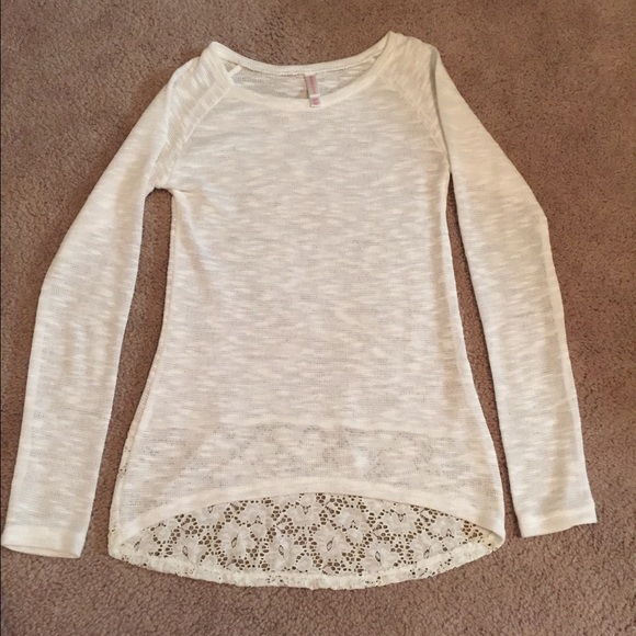 🚫BUNDLED!🚫 Lightweight hi-low lace sweater - Picture 2 of 4
