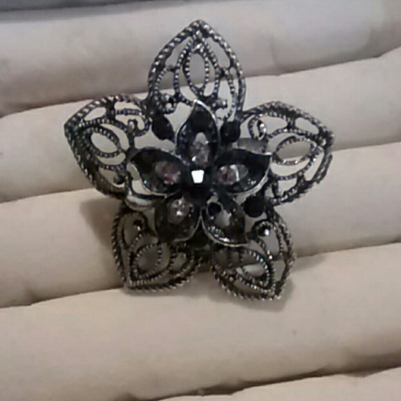 Ring - Picture 1 of 1