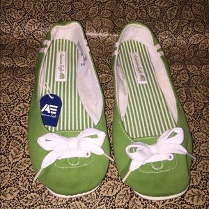 Never worn! Green American Eagle Flats! Size 8!