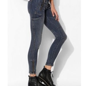 BDG Seamed Twig Midrise Moto Jean Medium Blue