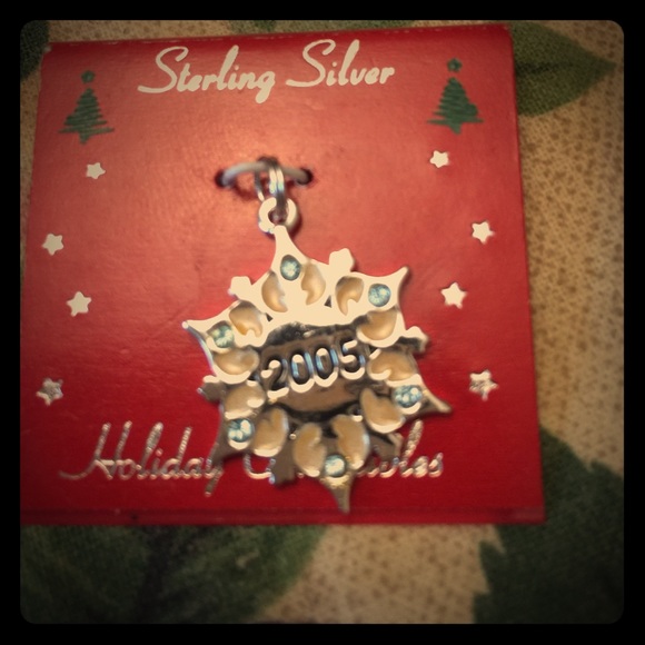 Sterling Silver holiday collectible snowflake 2005 - Picture 1 of 2