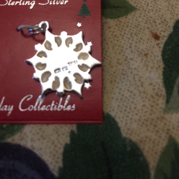 Sterling Silver holiday collectible snowflake 2005 - Picture 2 of 2
