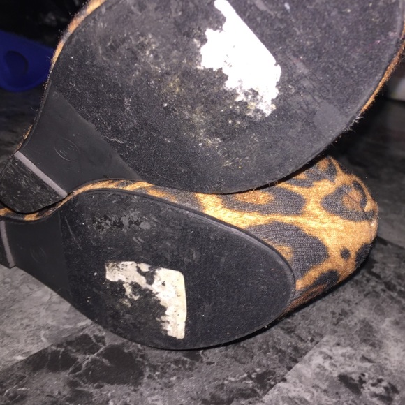 Shoes - Picture 3 of 4