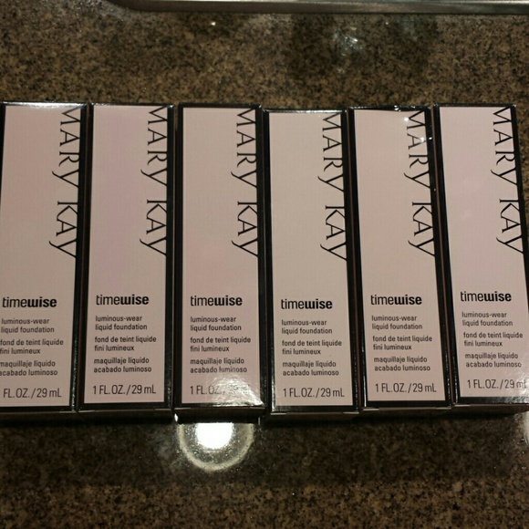 Mary Kay timewise luminous-wear liquid foundation