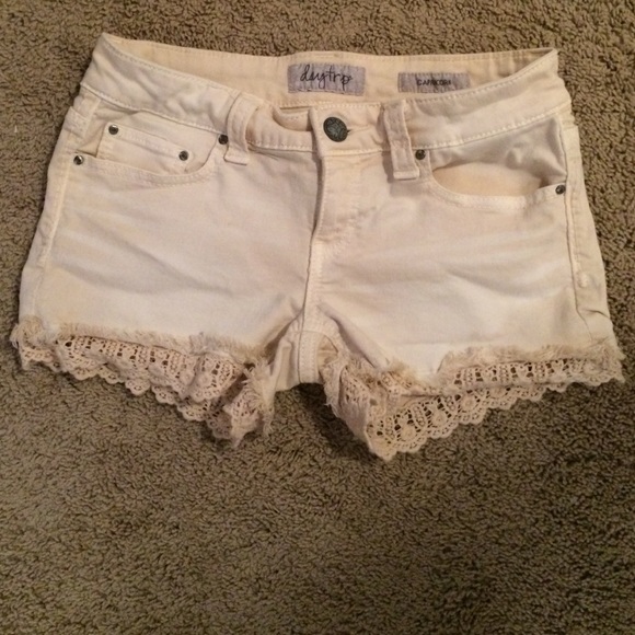 Daytrip Capricorn lace trim shorts