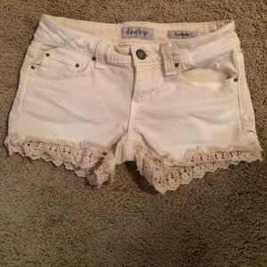 Daytrip Capricorn lace trim shorts