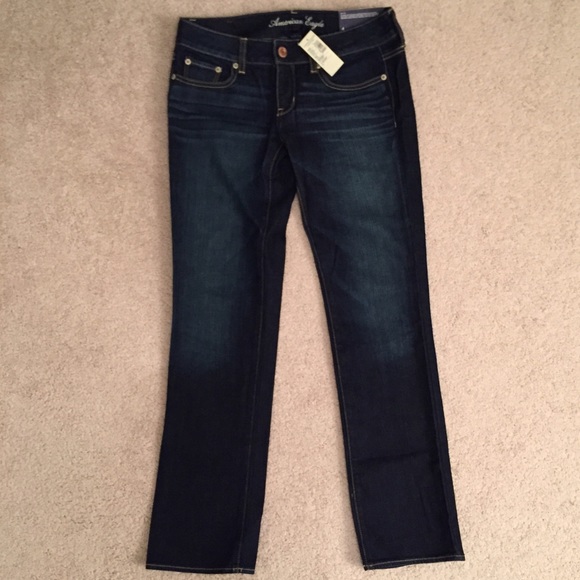 NWT- American Eagle Straight Stretch Jeans, Short