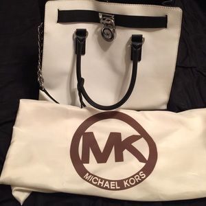 Micheal kors black and white leather handbag