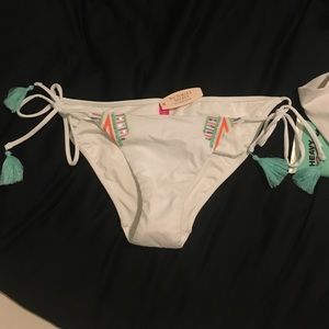 VS bikini bottoms