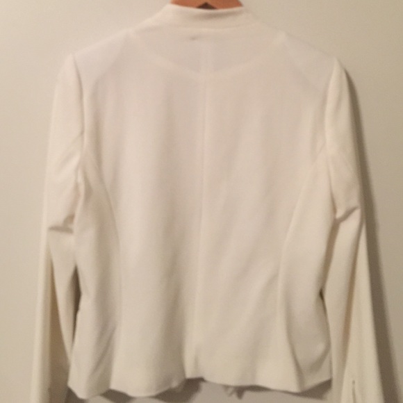 White blazer - Picture 2 of 4
