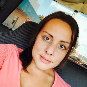 Meet your Posher, Courtney