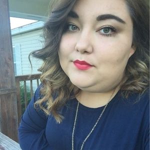 Meet your Posher, Celena