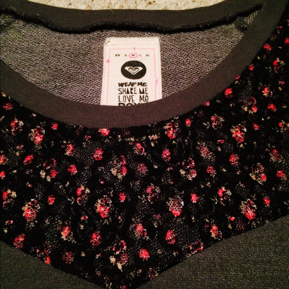 NEW without tags Roxy charcoal/floral pullover - Picture 2 of 3