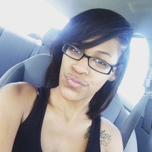 Meet your Posher, Latesia