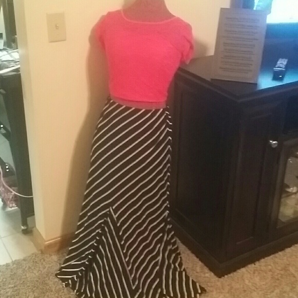 Black and white maxi skirt