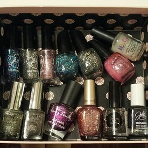 13 glitter nail polishes