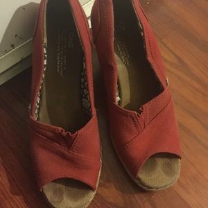 Used toms red wedges