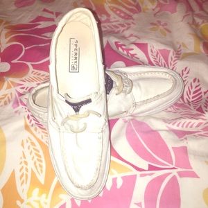 White sperrys