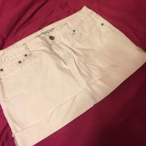 White denim skirt