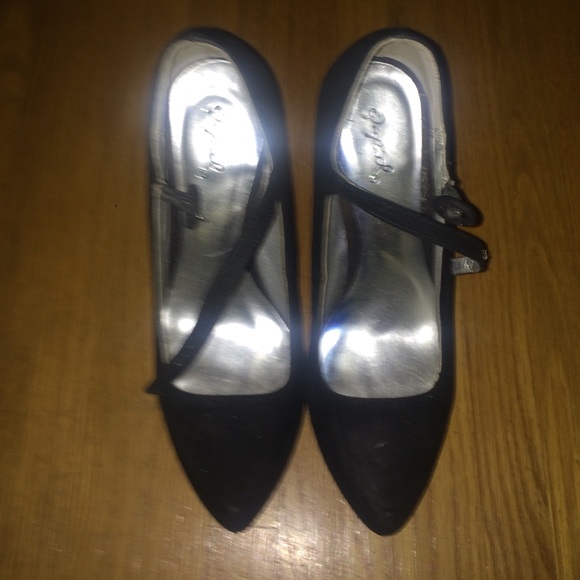 Suede Pumps