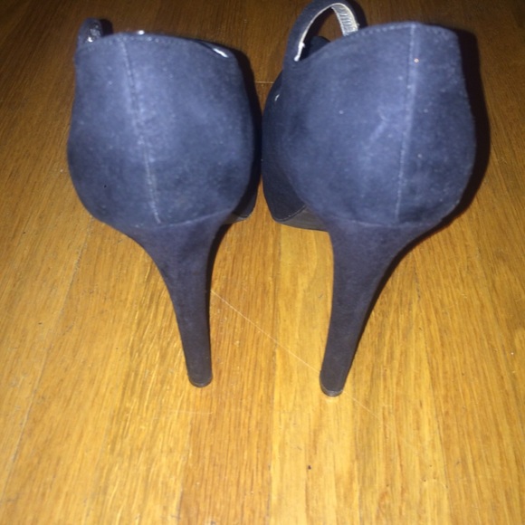 Suede Pumps - Picture 3 of 4