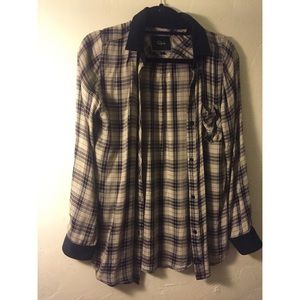 PLAID BUTTON DOWN