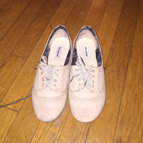 Famous footwear "not rated" size 9 1/2. Worn once