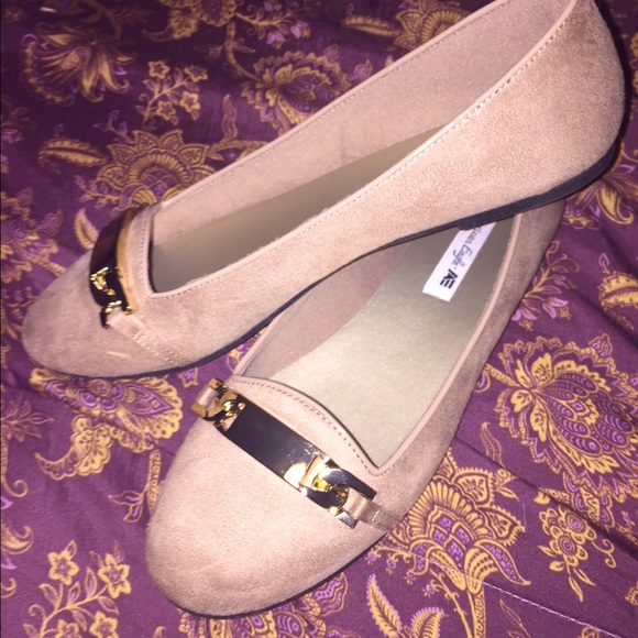 Tan/Gold American Eagle Flats