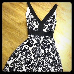 🔳 Final - Darling Black & White Dress